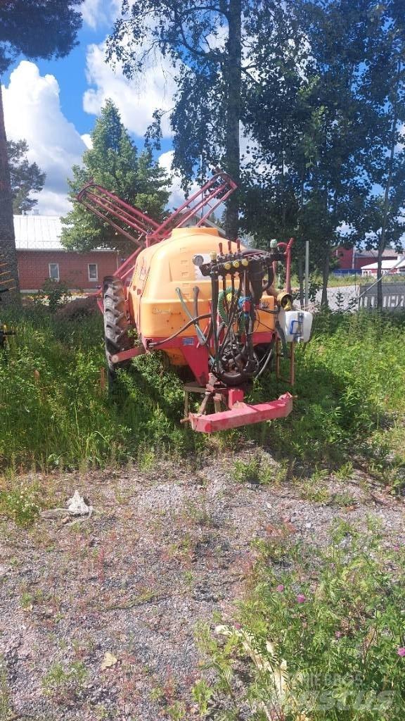 Junkkari 2300/12 Pulverizadores rebocados