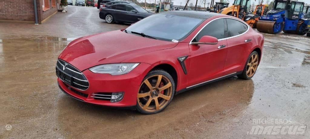 Tesla Model S P85D Automóvel