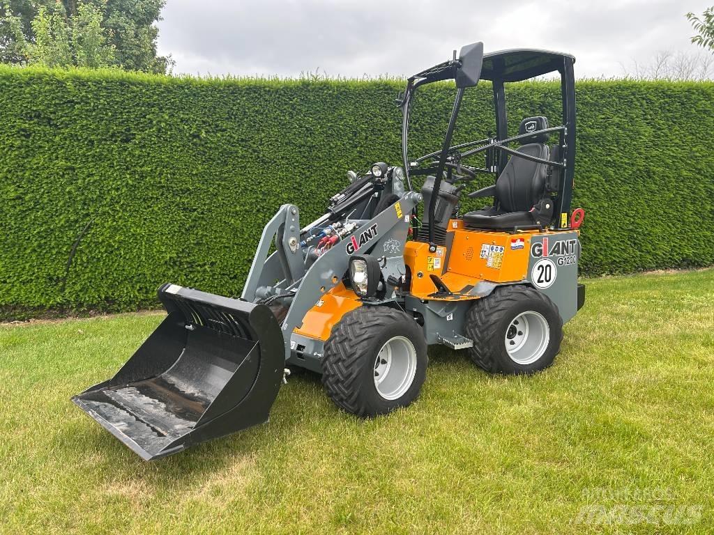 GiANT G 1200 Mini carregadoras