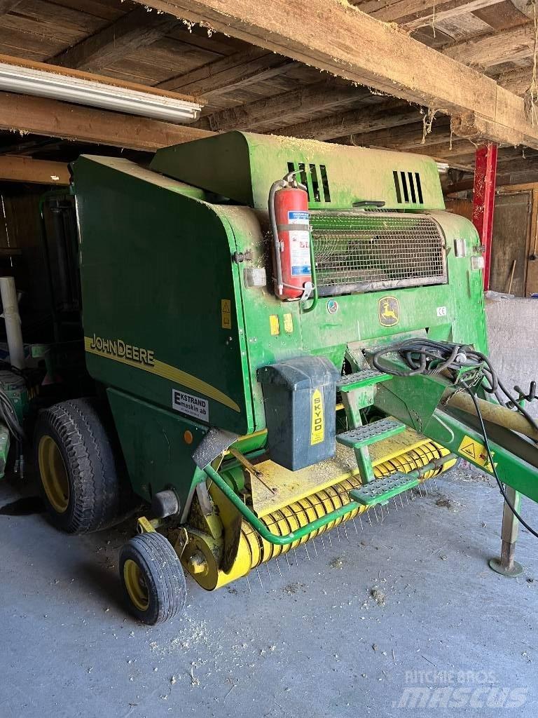 John Deere 578 Enfardadeira de rolos