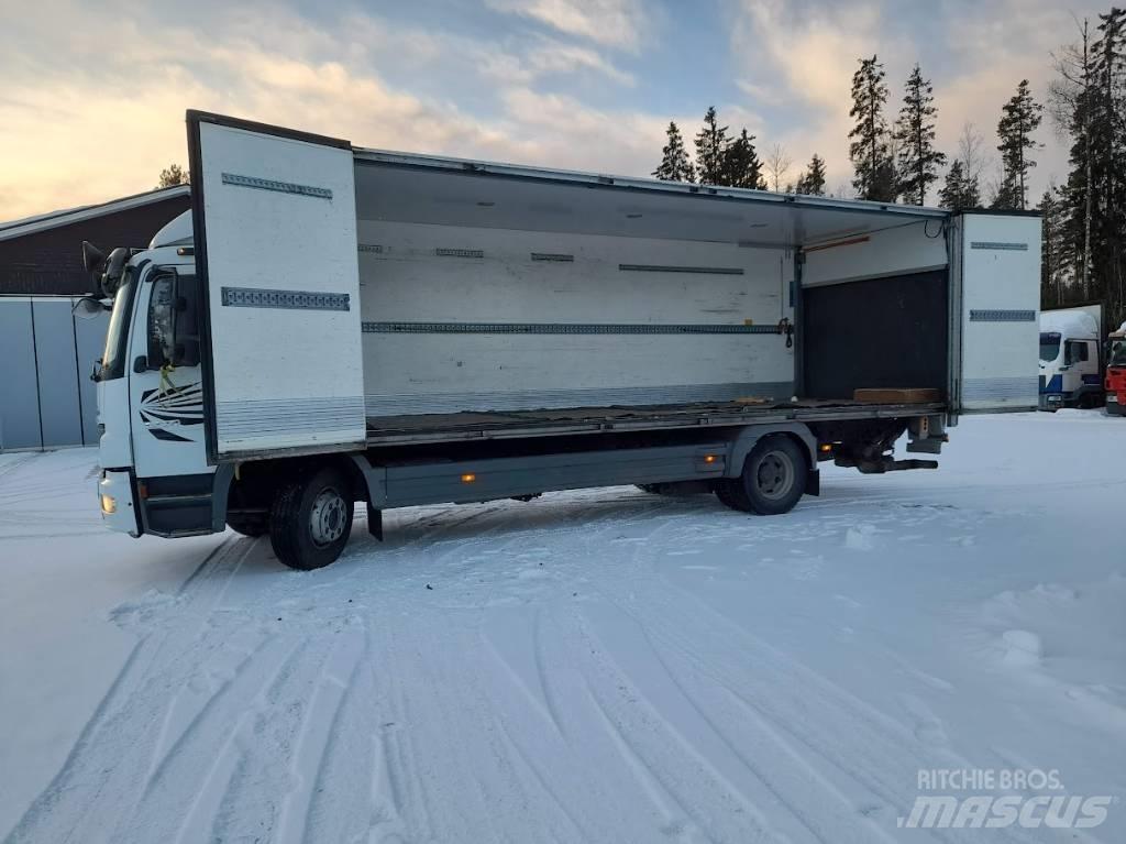 Mercedes-Benz Atego Caminhões de caixa fechada
