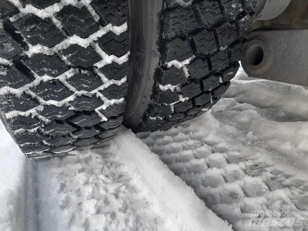 Mercedes-Benz Atego Caminhões de caixa fechada
