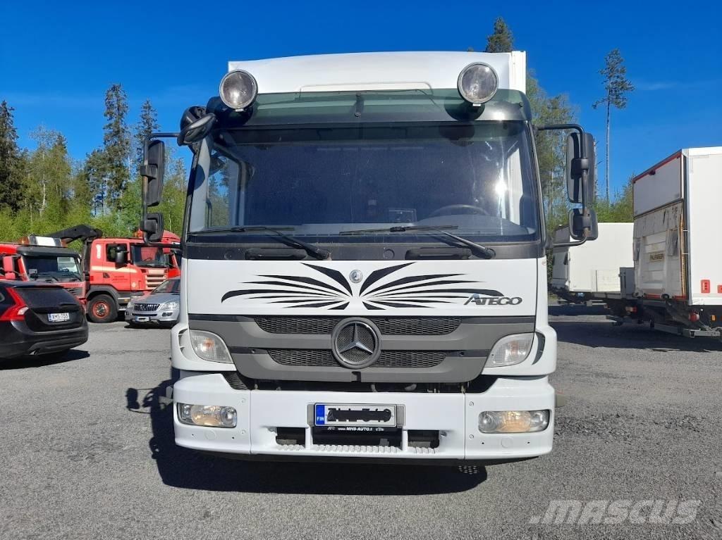 Mercedes-Benz Atego Caminhões de caixa fechada
