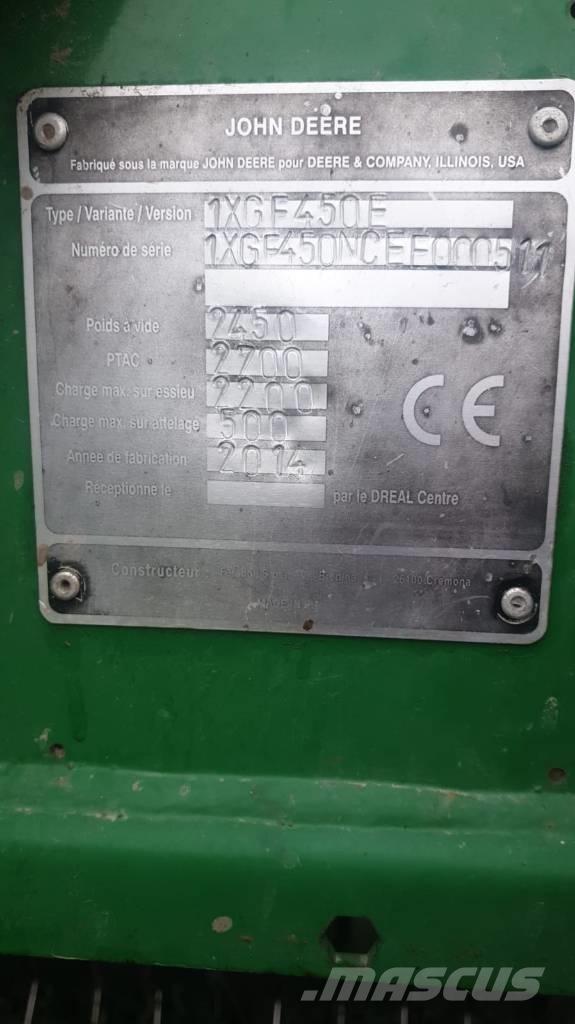 John Deere F 450 Enfardadeira de rolos