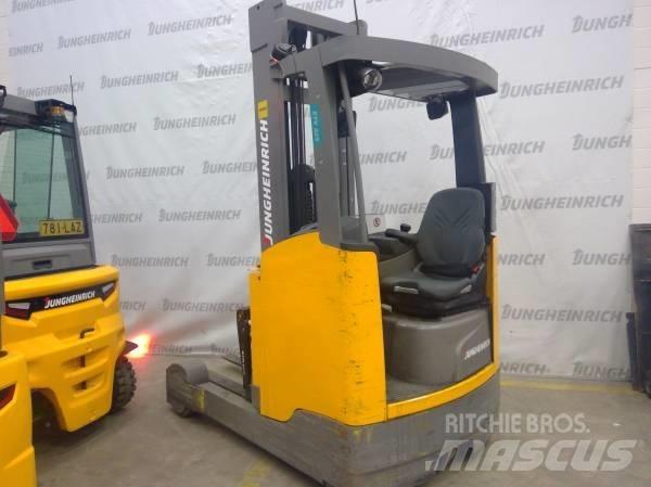 Jungheinrich ETV 325 Empilhadores Elevadores