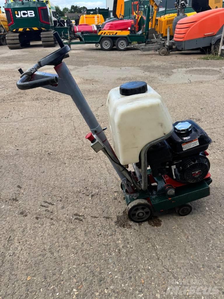 Husqvarna FS305 Construção - Outros
