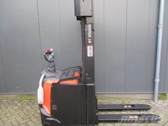 BT SPE 140L Empilhador para operador externo