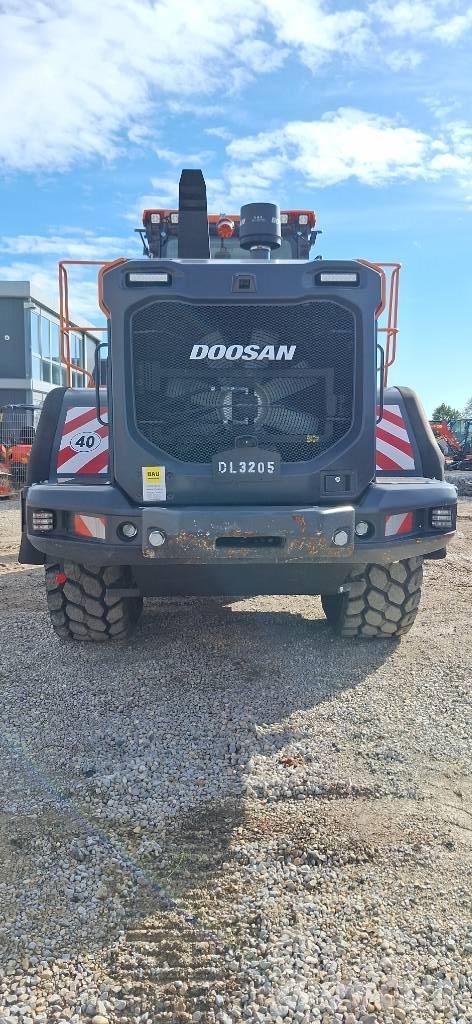 Doosan DL 320-7 Carregadeiras de rodas