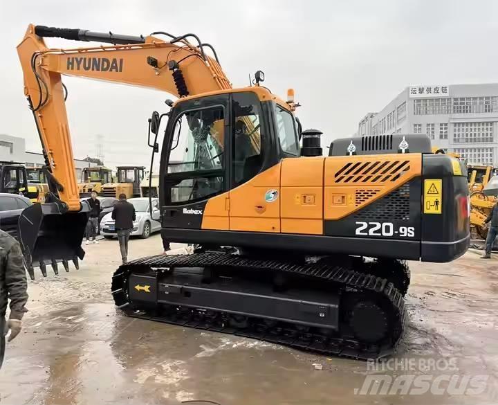 Hyundai R220-9S Escavadeiras de esteiras
