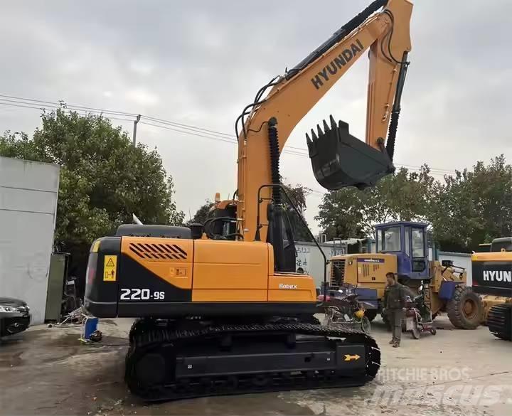 Hyundai R220-9S Escavadeiras de esteiras