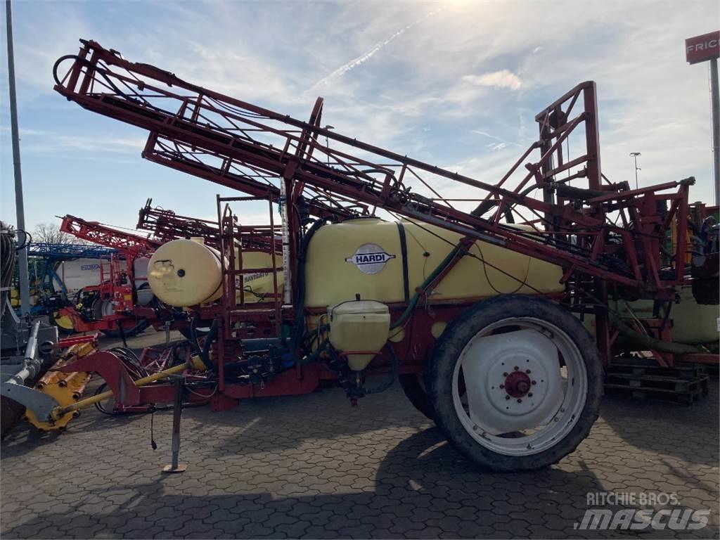 Hardi TZY 2400 Pulverizadores rebocados