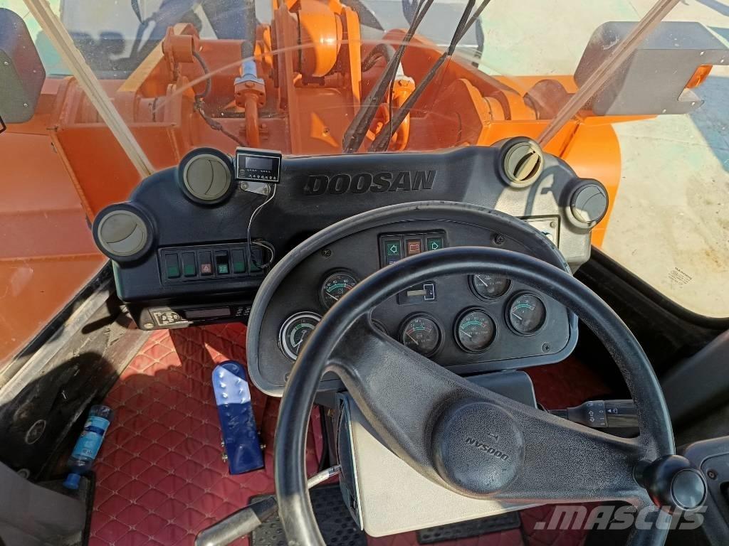 Doosan DL 505 Carregadeiras de rodas