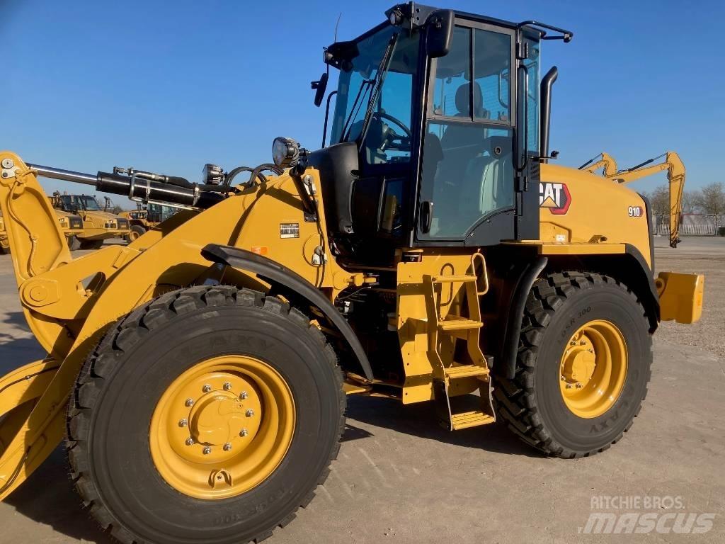 CAT 910 Carregadeiras de rodas