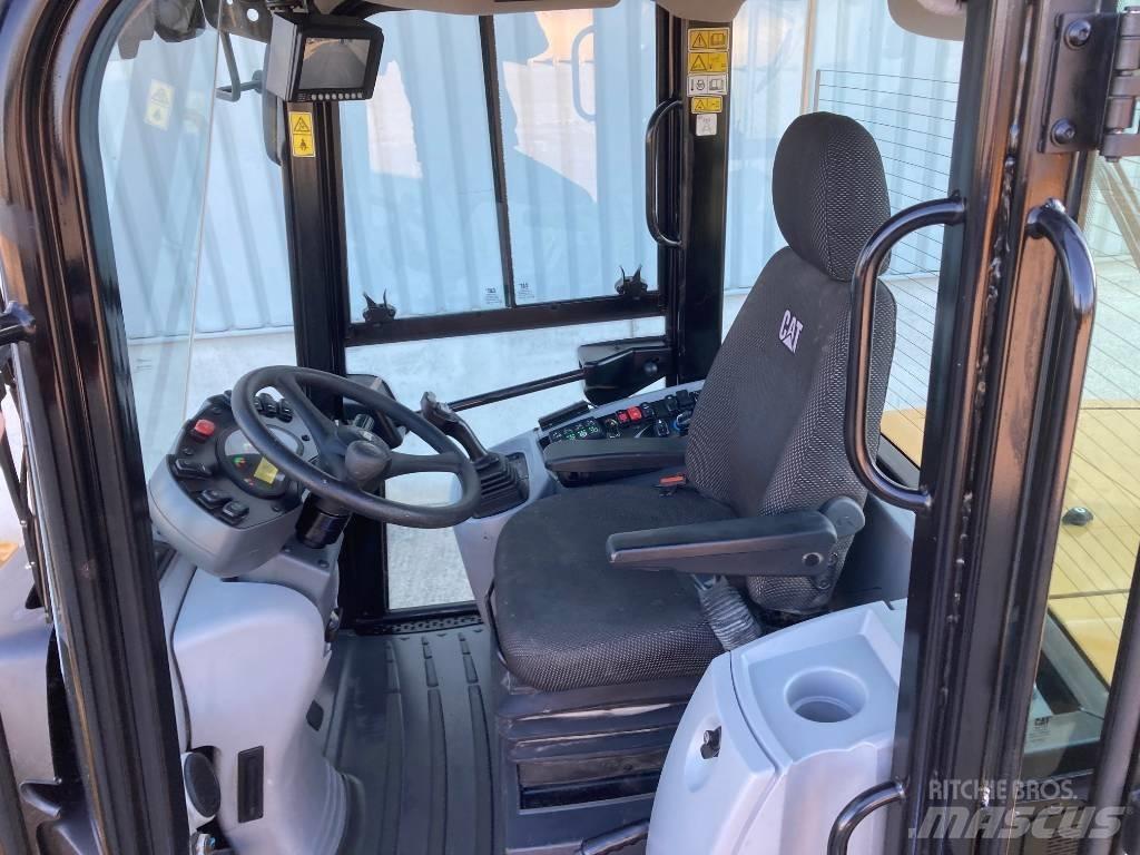 CAT 910 Carregadeiras de rodas
