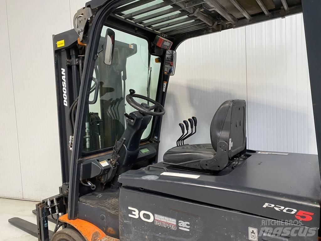 Doosan B30X-5 Empilhadores eléctricos