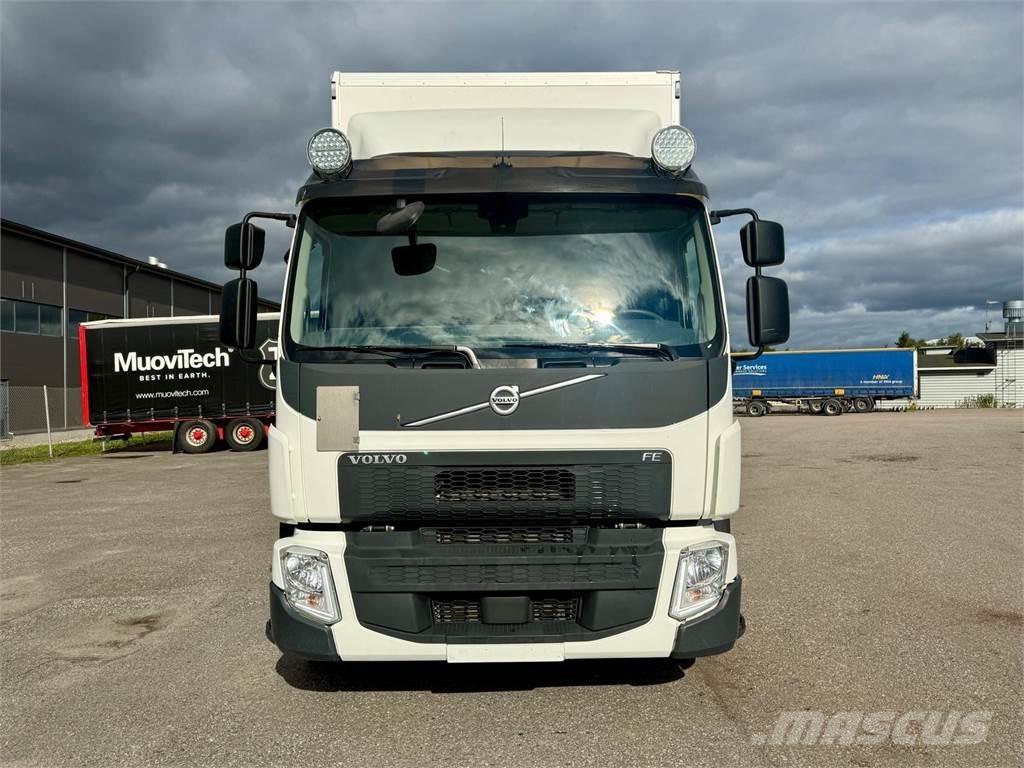 Volvo FE320 4x2 Caminhões de caixa fechada
