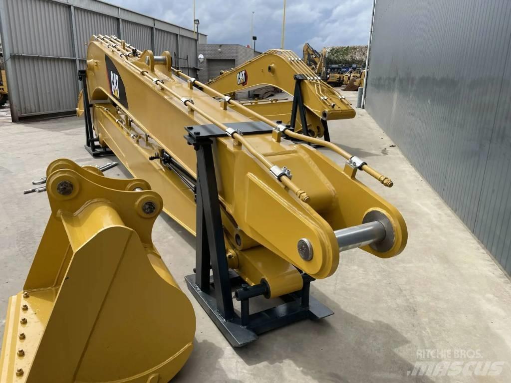 CAT 323D 15m Set Retroescavadoras