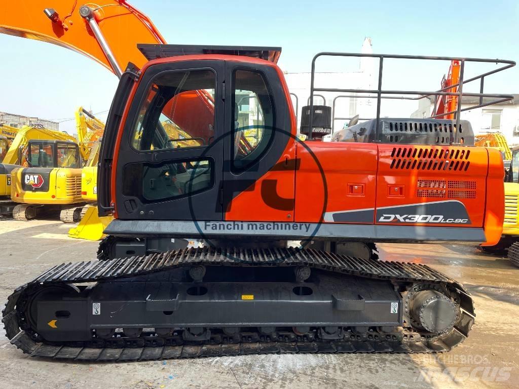 Doosan DX300 Escavadeiras de esteiras