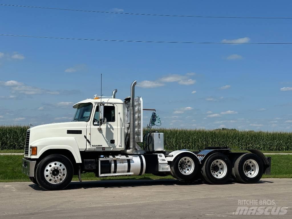 Mack Pinnacle CH613 Cavalos Mecânicos