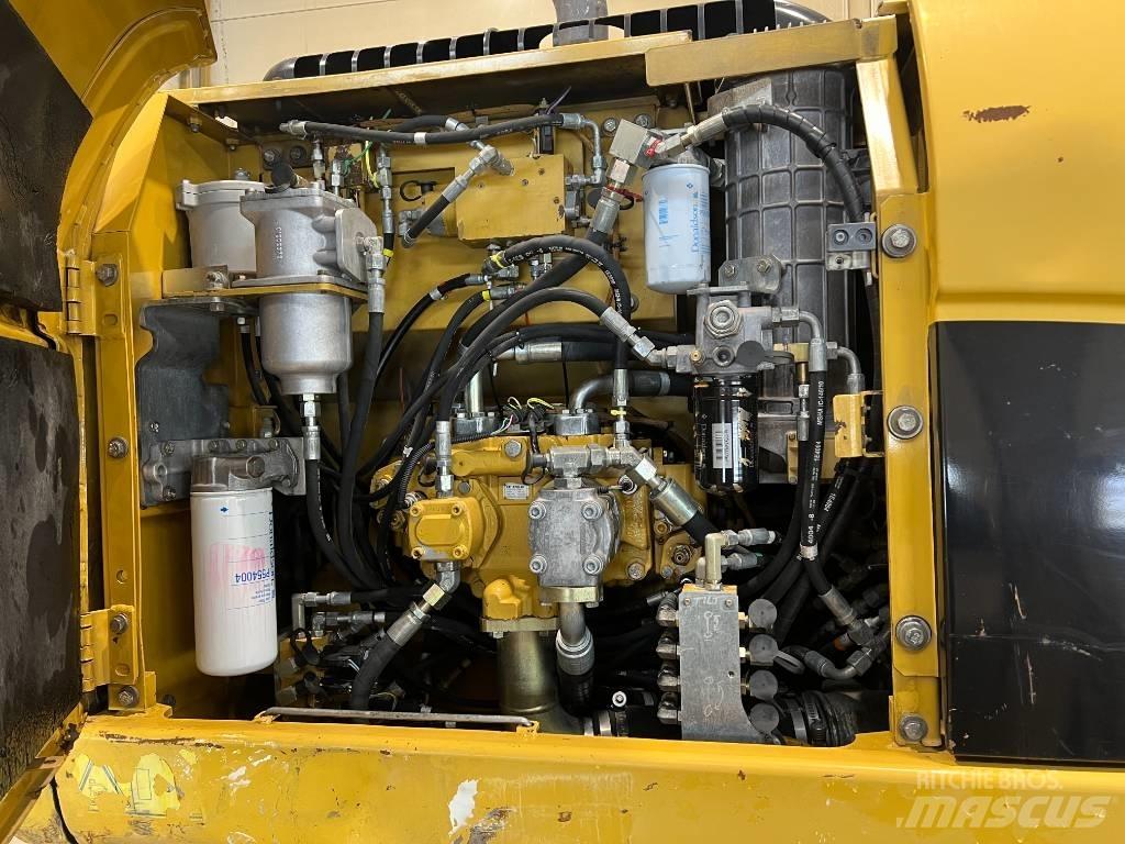 CAT 323 D L Escavadeiras de esteiras
