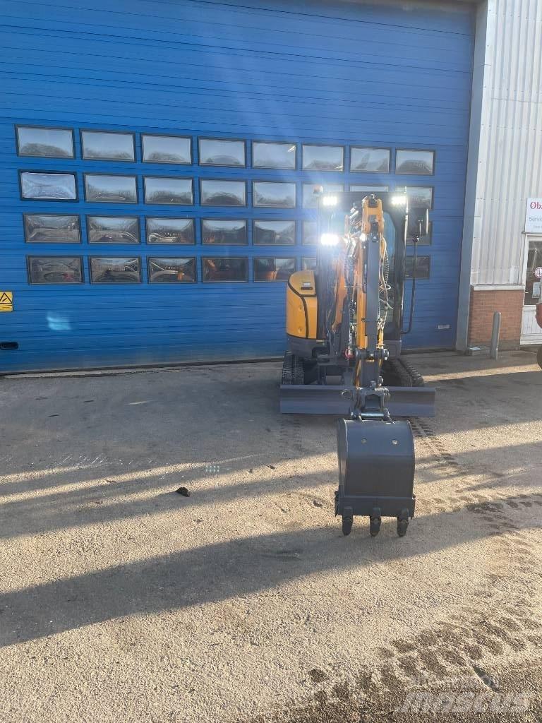 Bernards 2.7 EXKA Miniescavadeiras