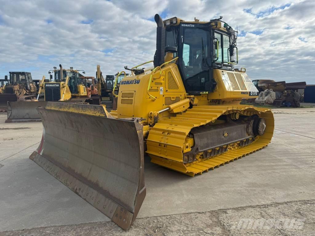 Komatsu D61PX-24 Dozers - Tratores rastos