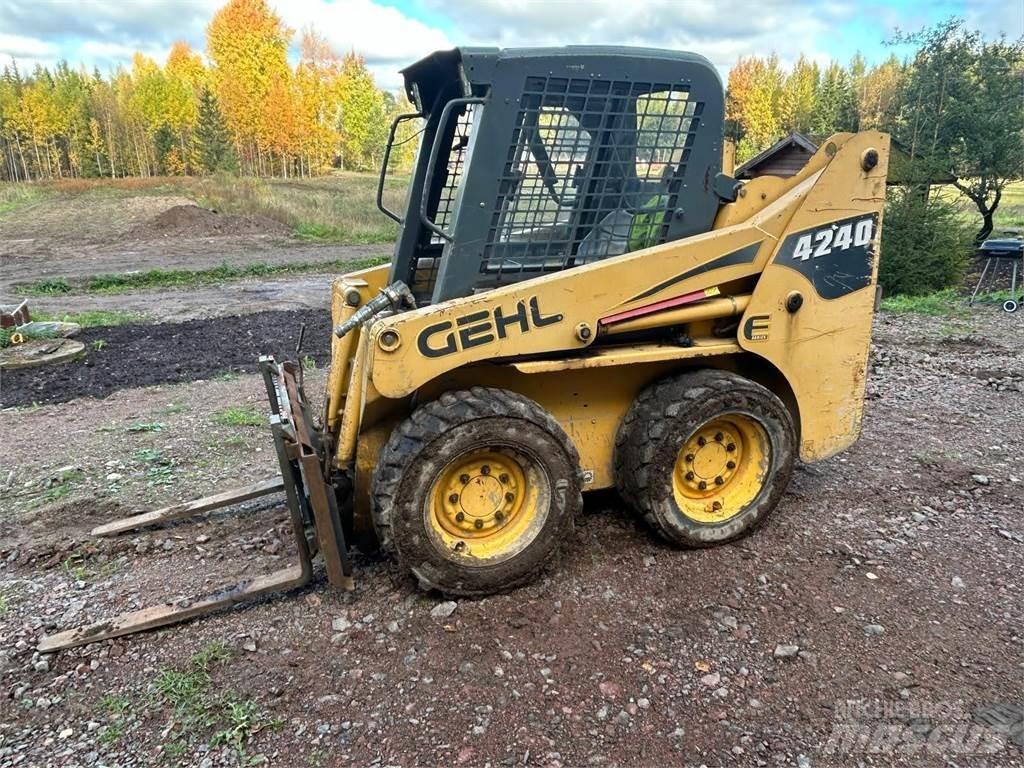 Gehl 4240 Minicarregadeiras