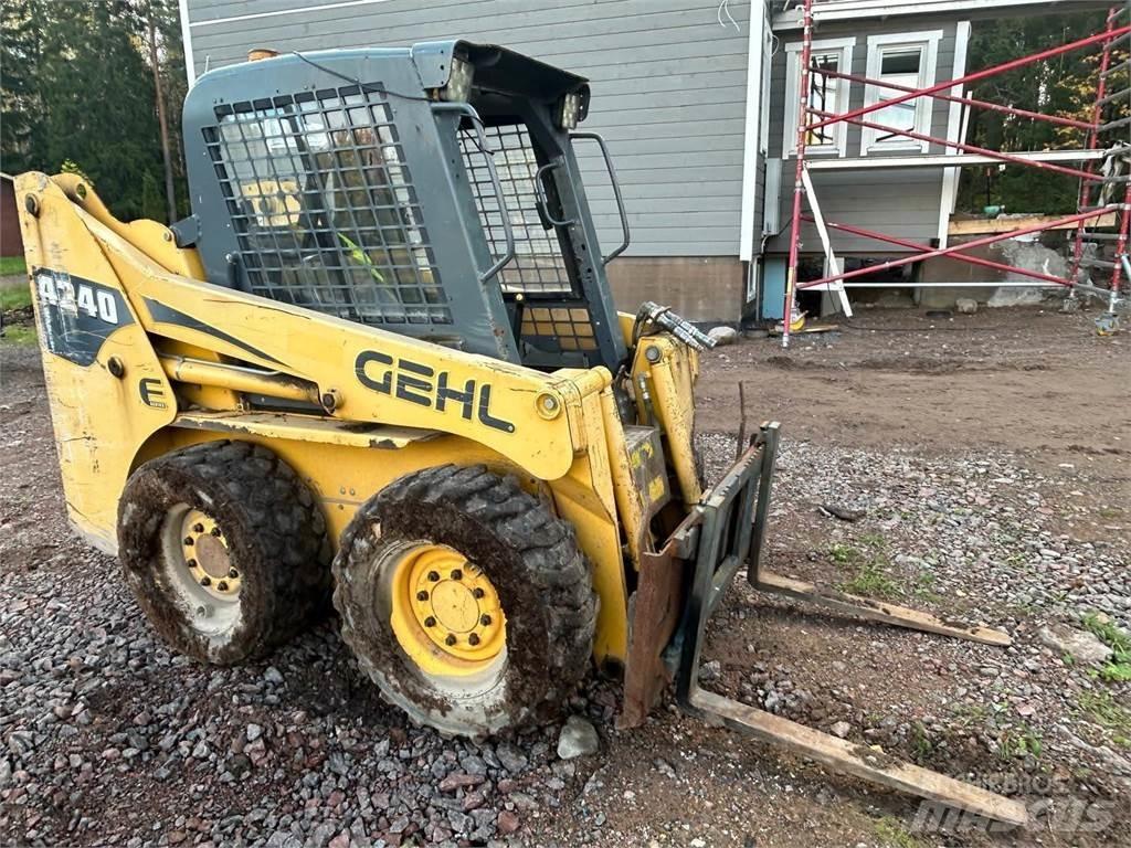Gehl 4240 Minicarregadeiras