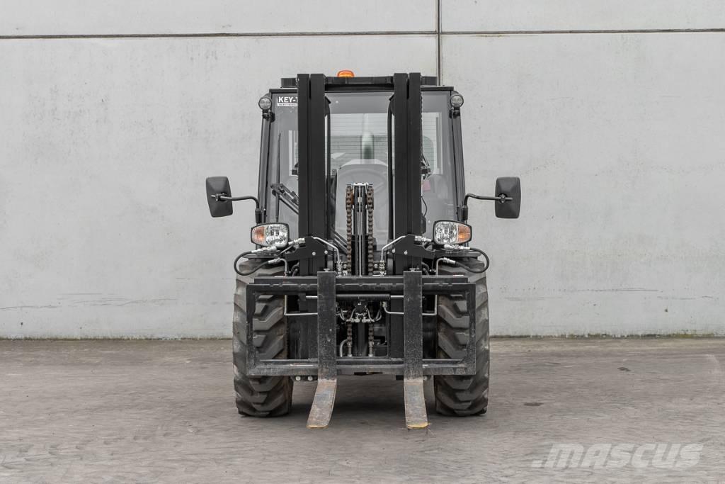 Manitou MC 30-4 Empilhadores Diesel