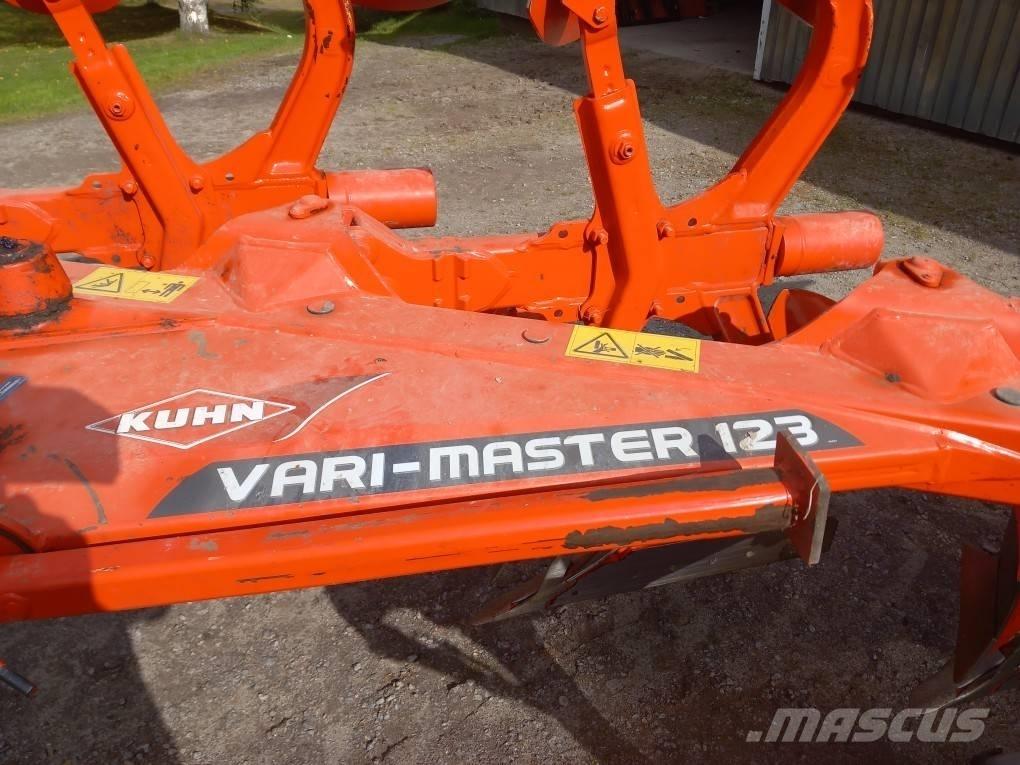 Kuhn Vari-Master 123 Charruas reversíveis
