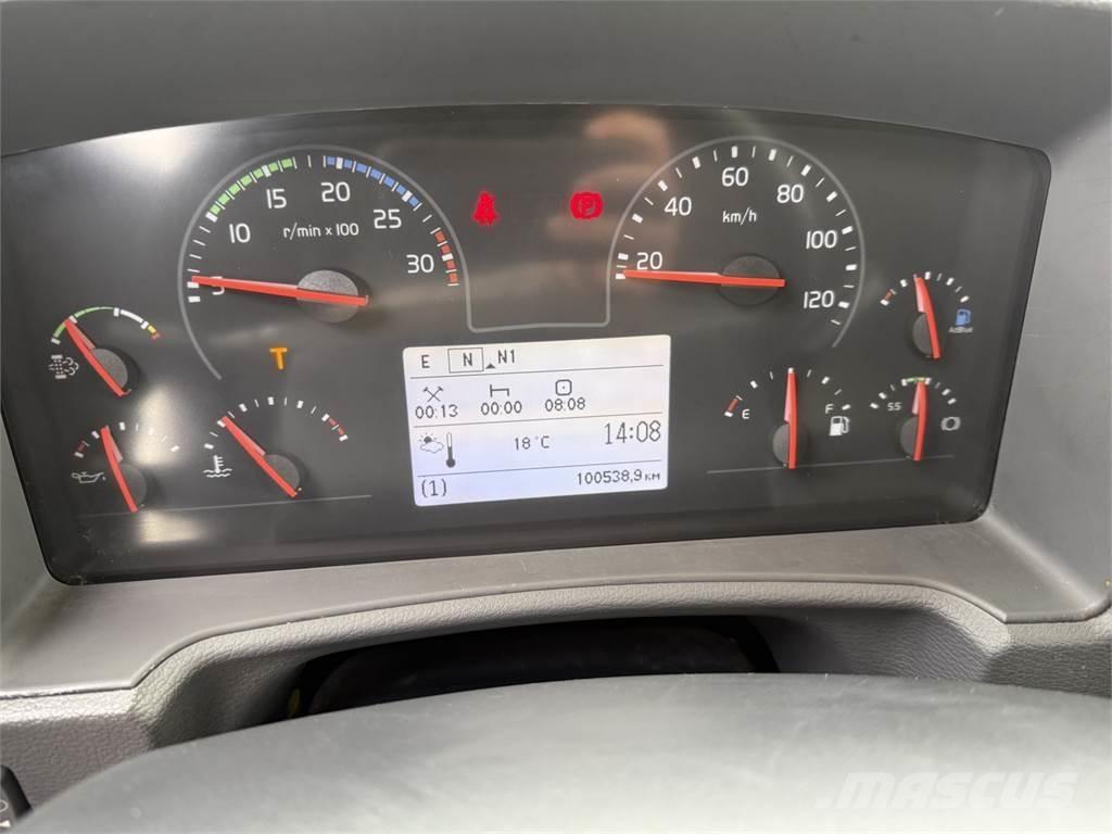 Volvo FE320 4x2 Caminhões de caixa fechada