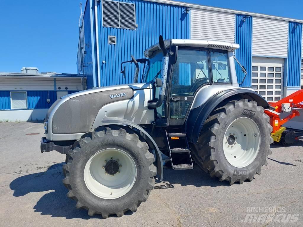 Valtra M 120 E Tratores Agrícolas usados