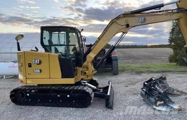 CAT 306 Miniescavadeiras