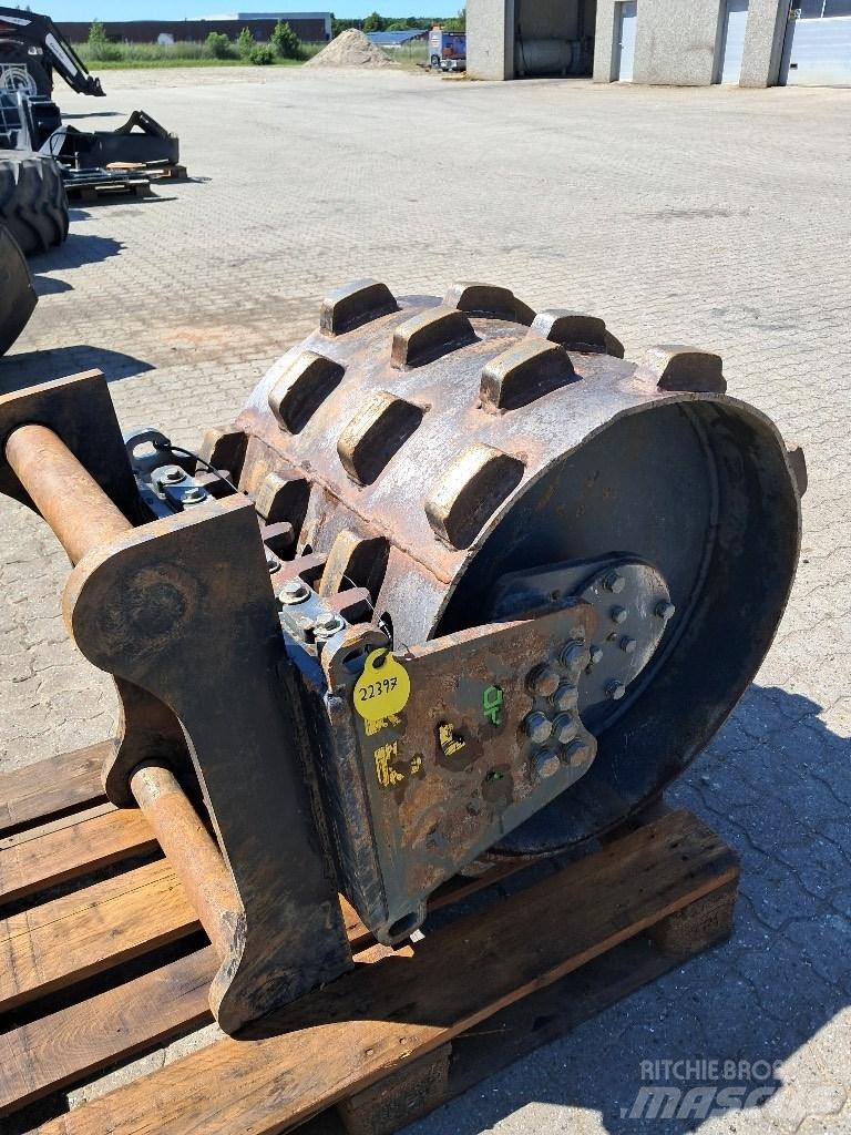 CASE 800x600 Acessórios e peças de equipamento de compactação