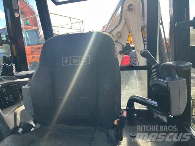 JCB 3CX Compact Retroescavadeiras
