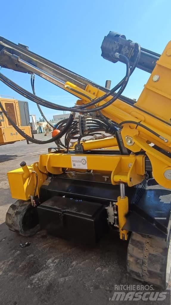  MGI Tonker 830 Bate-estacas vibratório