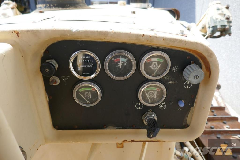 CAT D7G Ex-army Dozers - Tratores rastos