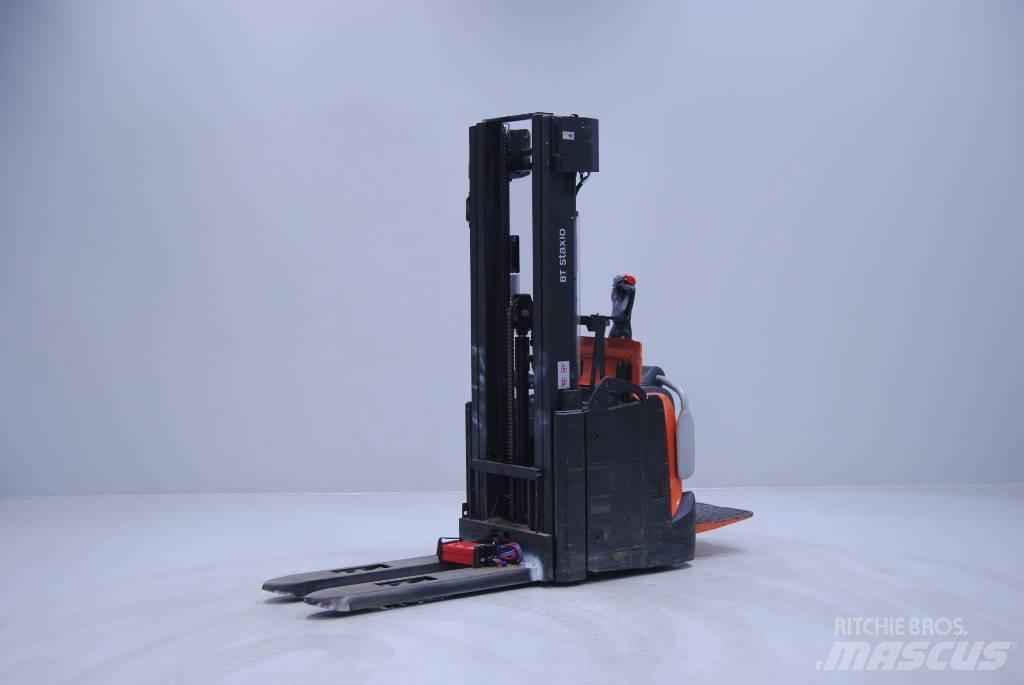 Toyota SPE140L Empilhador para operador externo