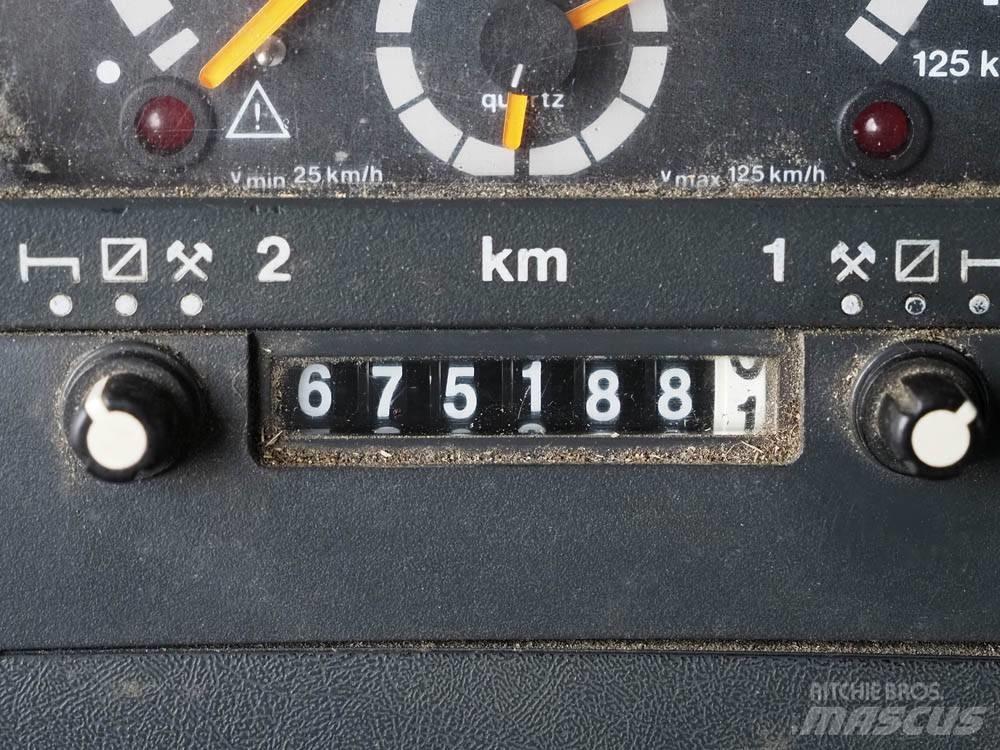 Scania 94 D 260 Caminhões de caixa fechada