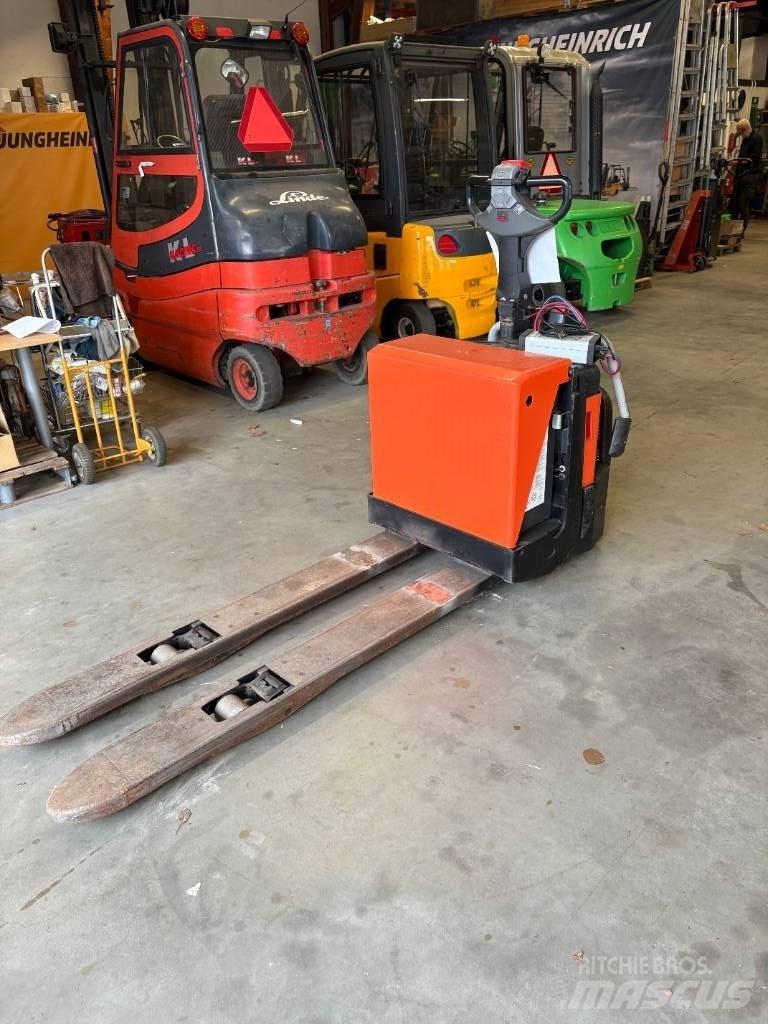 BT LPE 200 / 8 Porta-paletes com plataforma