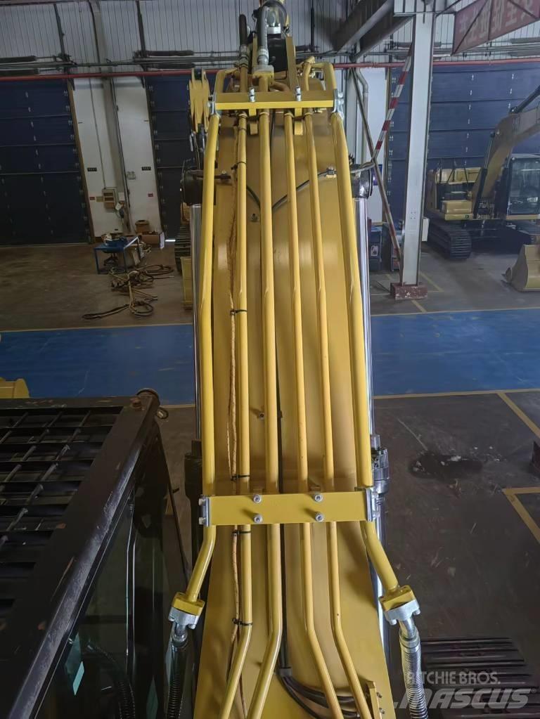 CAT 323 Escavadeiras de esteiras