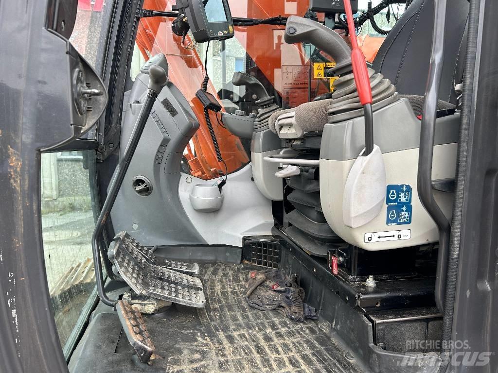 Hitachi ZX225USLC-5 Escavadeiras de esteiras