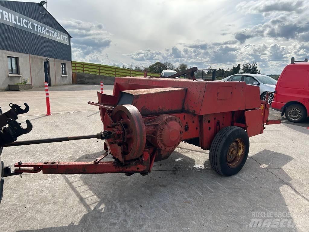 Massey Ferguson 120 Enfardadeira de fardos quadrados