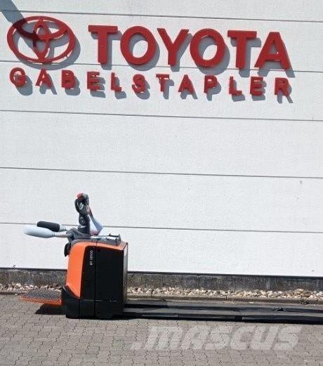 Toyota LPE 250 Empilhador para operador externo