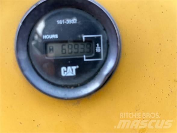 CAT D4G Dozers - Tratores rastos