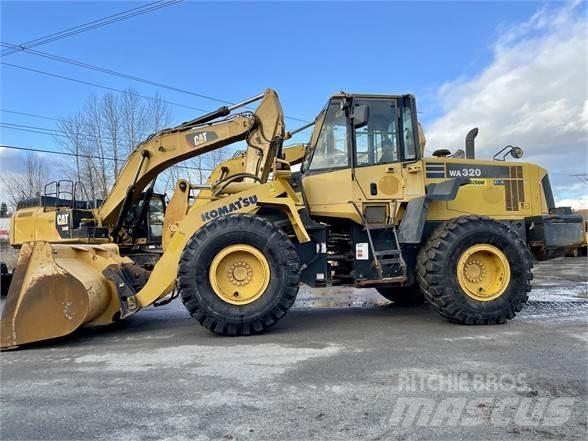Komatsu WA320 Carregadeiras de rodas