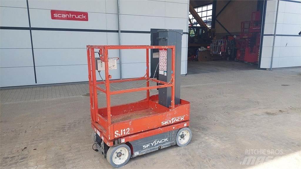 SkyJack SJ12 Plataformas de Mastro Vertical