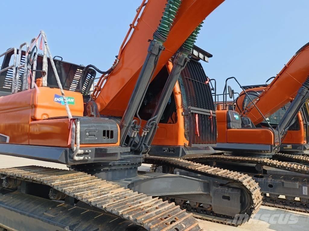 Doosan DX300-9 Escavadeiras de esteiras