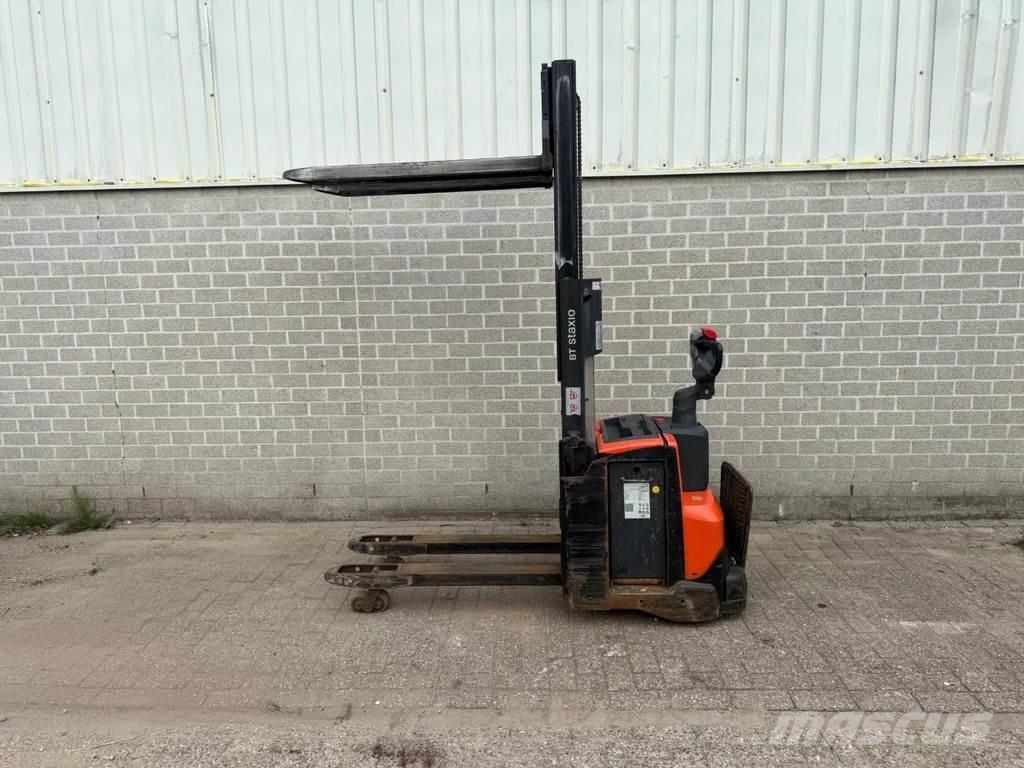 Toyota SWE200D Empilhador para operador externo