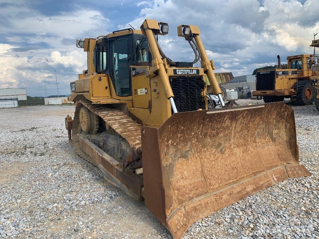 CAT D 6 T Dozers - Tratores rastos
